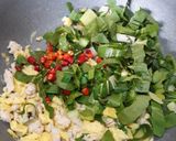 Foto langkah ke 3 dari resep Nasi gila (tumis pakcoy).
