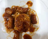Foto del paso 5 de la receta: Salchichas y fideos de arroz en salsa cremosa