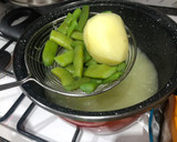 Foto del paso 2 de la receta: Judía verde con patatas y hamburguesa de pollo a la plancha con aderezo VIDALIM