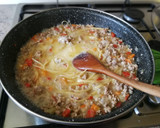 Foto del paso 5 de la receta: Espagueti con carne picada en la misma sartén
