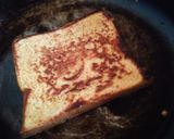 A picture of step 5 of French toast.