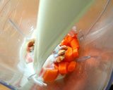 A picture of step 2 of Papaya Carrot Smoothie.