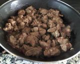 Foto del paso 1 de la receta: Higaditos de pollo encebollados