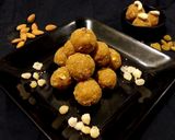 ગુંદર ના લાડુ (Gundar Ladoo Recipe In Gujarati) રેસીપી સ્ટેપ4ફોટો