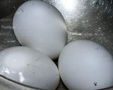 A picture of step 1 of Egg pakodas.