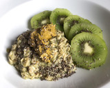 Foto del paso 5 de la receta: Avena con matcha, mantequilla de pistache y kiwi
