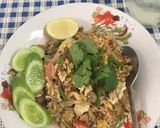 รูปขั้นตอนการทำที่ 2 ของ ข้าวผัดแหนม แสนอร่อยด้วยเครื่องปรุง2อย่าง