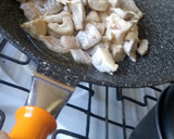 Foto del paso 3 de la receta: Wok de pollo y cerdo a la mostaza con mini galets