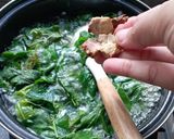 Foto langkah ke 4 dari resep Sayur Bening Bayam Kelor.