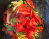 Foto del paso 3 de la receta: Wok de verduras y tiras de pechugas de pollo