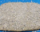 Foto del paso 3 de la receta: 🍘 Galletitas dulces de avena y mix de semillas 🍘 sin manteca!!! Y sin reposo!!!!