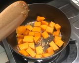 Foto langkah ke 2 dari resep Butternut Squash Soup (Sup Labu Kuning) - clean eat.