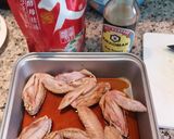 A picture of step 2 of Stewed Chicken wings with soya souce.