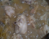 Foto del paso 4 de la receta: Pollo guisado con tomate verde y seta pie azul