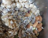 Foto del paso 4 de la receta: Granola al cacao, con pepitas de chocolate