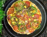 चिजी वेज आटा पिज़्ज़ा (cheesy veg atta pizza recipe in Hindi) रेसिपी चरण 5 फोटो