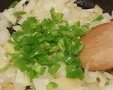 Foto del paso 3 de la receta: Guarnición de variado de setas del bosque con cebolla y pimiento