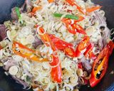 Hình bước làm 2 của món Lòng Cá Thu Xào Sả Ớt