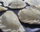 Foto del paso 5 de la receta: 🇦🇷 𝑬𝒎𝒑𝒂𝒏𝒂𝒅𝒂𝒔 𝒅𝒆 𝒑𝒆𝒄𝒆𝒕𝒐 cortadas a cuchillo🔪
