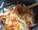 Foto del paso 4 de la receta: Fideos con repollo y verduras