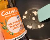 Hình bước làm 3 của món 🌱 Mì Nưa Xào Nấm Mỡ & Lá Cải Bẹ Trắng (Vegan)