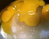 Foto langkah ke 3 dari resep Pukis Bulat berwarna tanpa santan.
