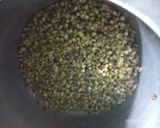 A picture of step 2 of Papad cone Sprouts chaat.