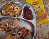A picture of step 5 of Veg cheezy maggi franky.