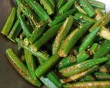 भरवा भिंडी (Bharwa bhindi recipe in Hindi) रेसिपी चरण 3 फोटो