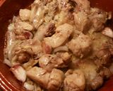 Foto del paso 11 de la receta Pollo en salsa de ajos con patatas fritas