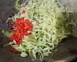 Foto langkah ke 2 dari resep Orak Arik Timun Pedas.