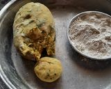 A picture of step 5 of Fresh methi leaves paratha.