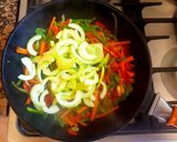 Foto del paso 4 de la receta: Fideos (tagliatelli) con verduras al woock