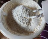 Foto langkah ke 3 dari resep Bolu Kukus Semangka.