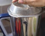 A picture of step 3 of Oats smoothie.