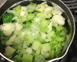 Foto del paso 1 de la receta: Tortillas de Brócoli y Coliflor