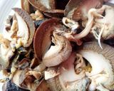 A picture of step 1 of Peppered snail.