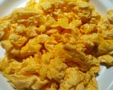 Gambar langkah 2 resipi Tomato Eggs.