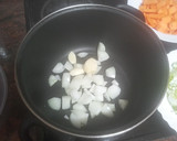 Foto del paso 1 de la receta: Crema de calabaza, zanahoria y garbanzos con espaguetis de zanahoria