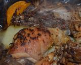 Foto del paso 5 de la receta: Muslos de pollo con hierbas y vegetales