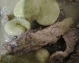 Foto del paso 3 de la receta: Bistec 🥩 en chile verde con habas
