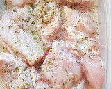 Foto del paso 1 de la receta: Pollo troceado al horno con zumo de lima/limón