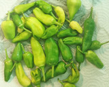 Foto del paso 1 de la receta: Tapa de Pimientos de Padrón con Anchoas