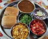 A picture of step 6 of Misal pav.