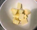 Une image de l'étape 2 de Cake aux pommes golden et amandes.