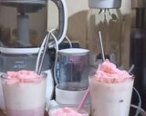 Foto langkah ke 2 dari resep Korean strawberry milk es krim 🍓.