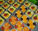 Foto langkah ke 3 dari resep Puding Cup Hias Buah.