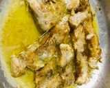 A picture of step 5 of Pan seared fillet with lemon browned butter sauce 🤤🤤.