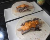 Foto del paso 3 de la receta: Tortillas de trigo con sobras de sardinas y banderillas
