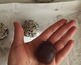 عکس مرحله 3 از دستور کلوچه کنجدی شکلاتی